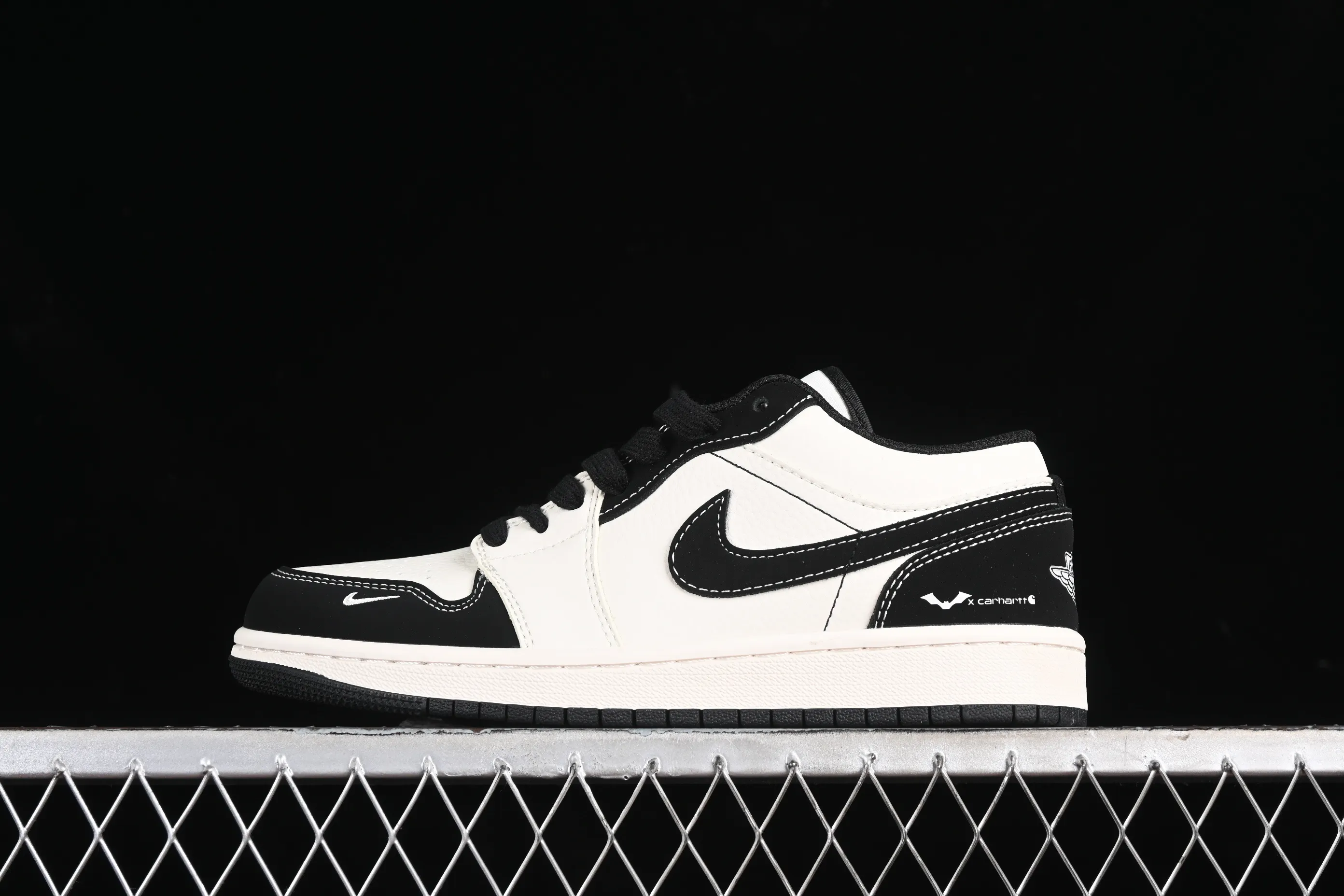 All categories Air Jordan Jordan series basketball shoes Air Jordan 1 Low High-end customized low-top sneakers Air Jordan 1 Low AJ1 Joe 1 Marvel joint-Batman High-end customized low-top basketball shoes SJ6650-011